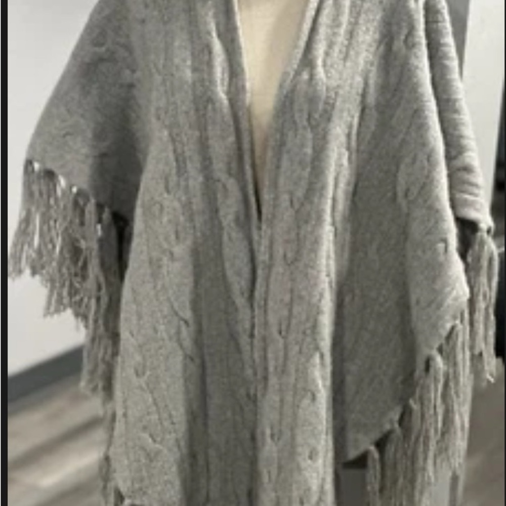AUTHENTIC BURBERRY CASHMERE SHAWL